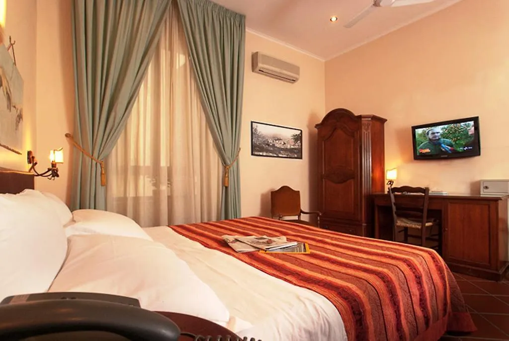 Hotel Toledo Naples 3*,