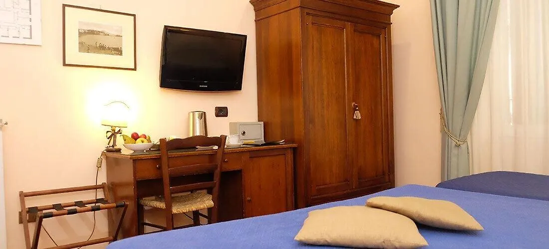 Hotel Toledo Naples 3*,  Italy