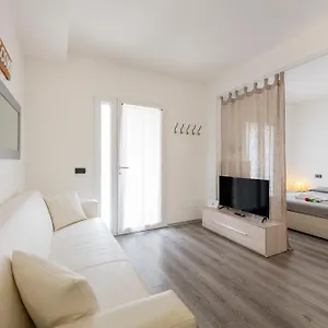 archimede-53-appartamento-con-spazio-esterno.it-lombardy.com/