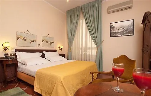 Hotel Toledo Nápoles 3*,  Itália